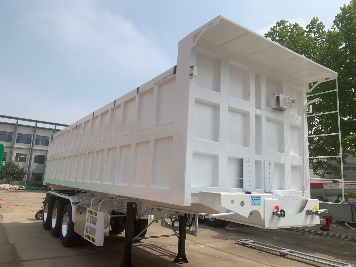 Rear Dump Trailer --- Fence Type